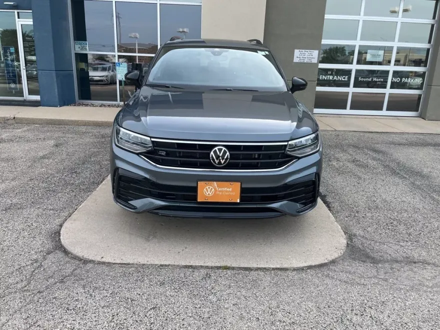 2023 Volkswagen Tiguan SE R-Line Black photo 1