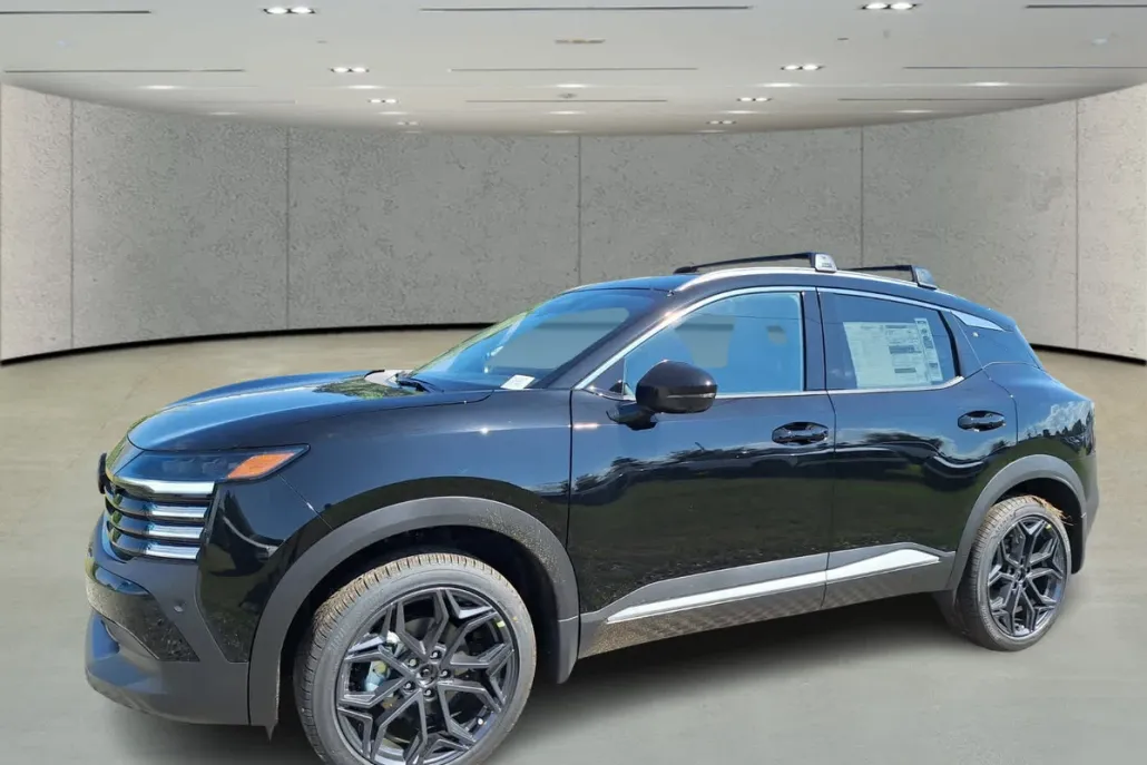 2026 Nissan Kicks SR photo 1