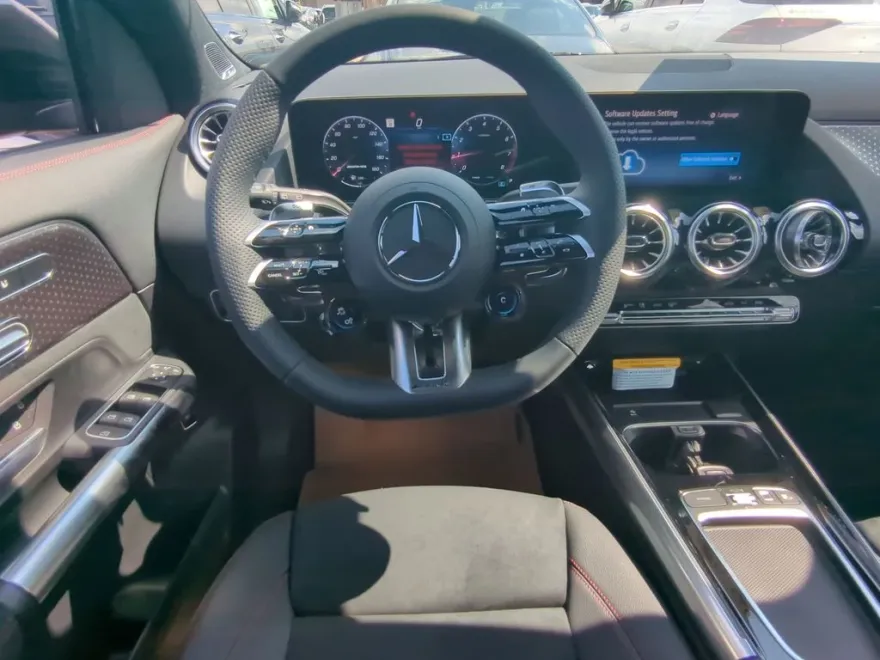 2026 Mercedes Benz GLA 35 AMG photo 1