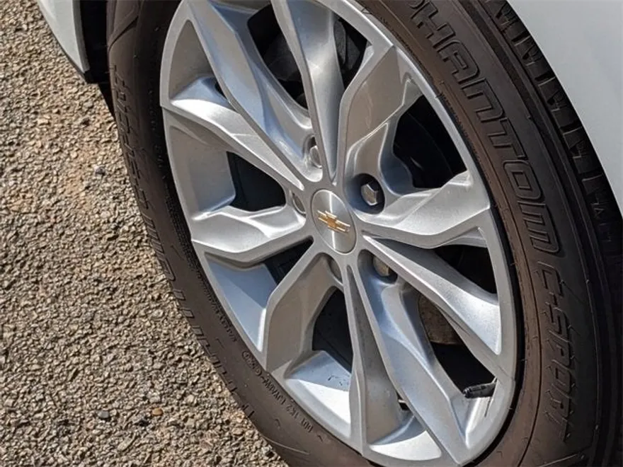 2024 Chevrolet Malibu 1LT photo 1