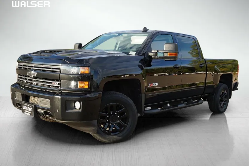 2017 Chevrolet Silverado 2500HD LT photo 1