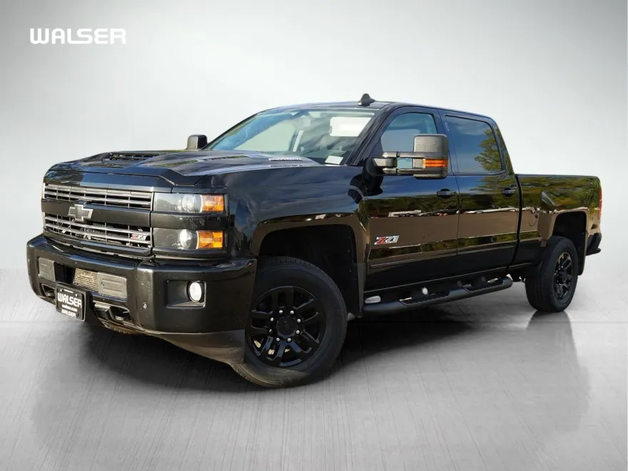 2017 Chevrolet Silverado 2500HD LT photo 1