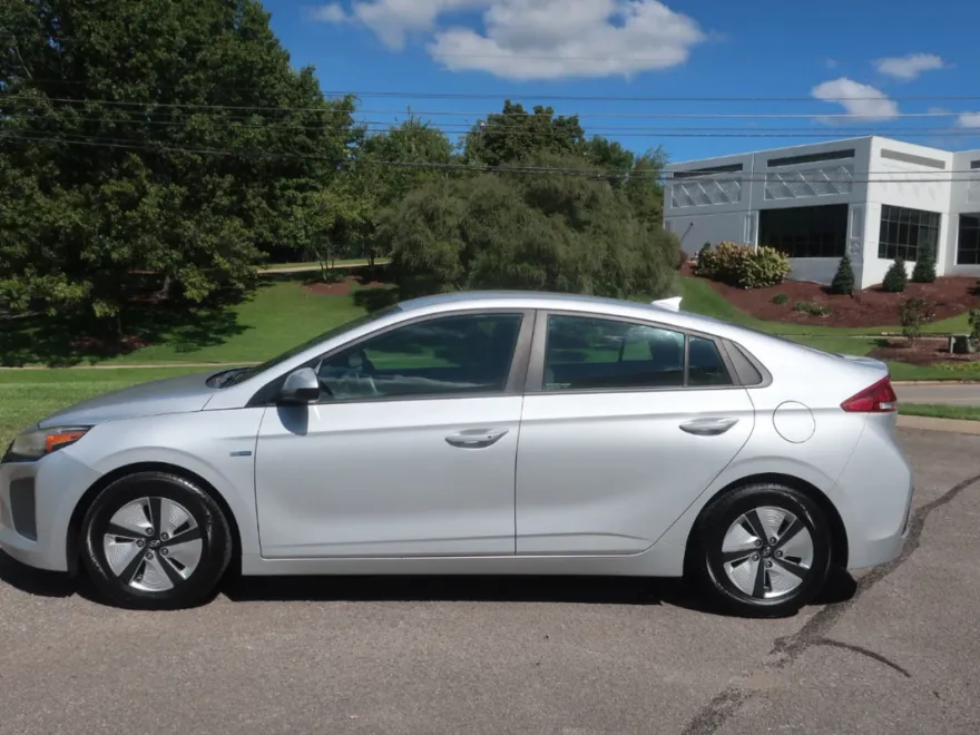 2018 Hyundai Ioniq Blue photo 1