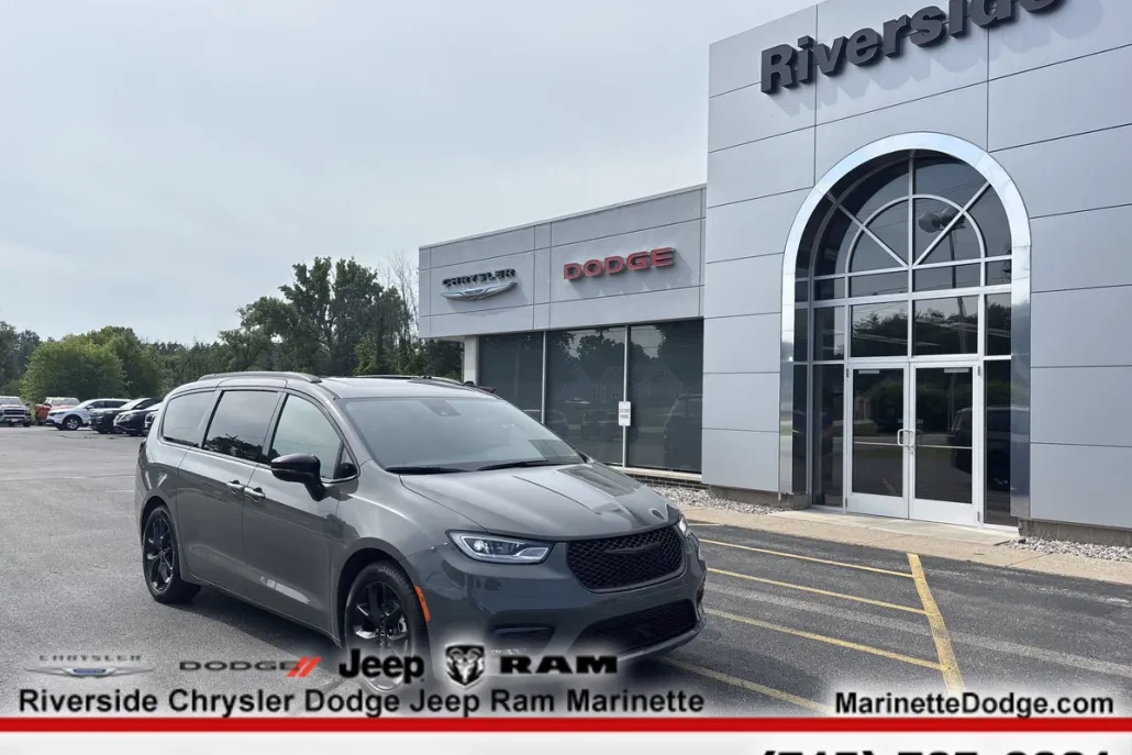 2025 Chrysler Pacifica Limited photo 1