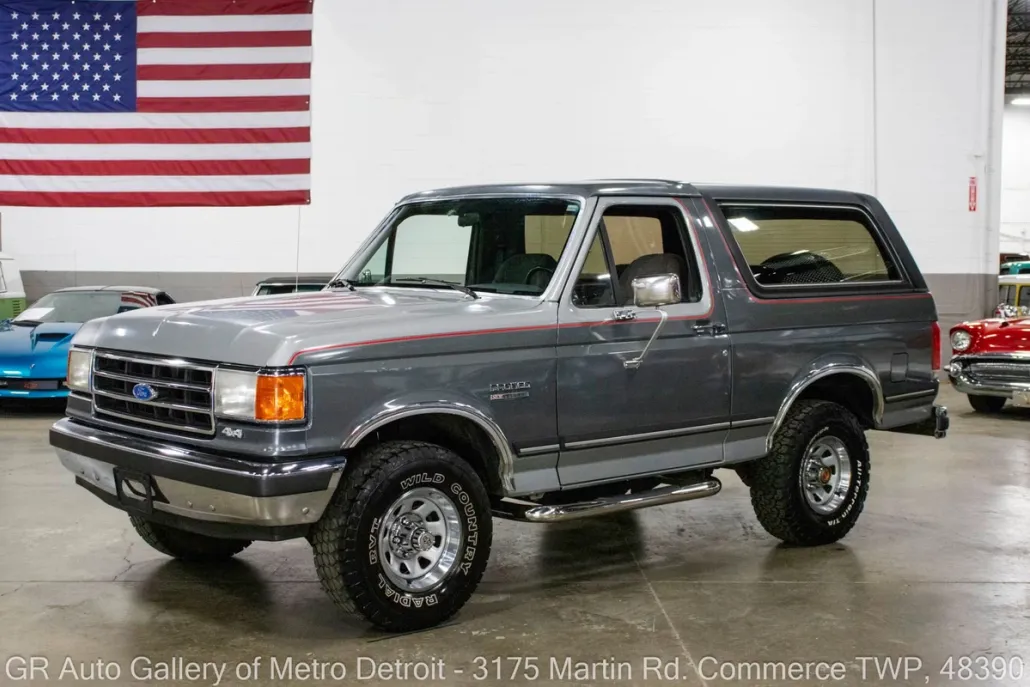 1990 Ford Bronco photo 1