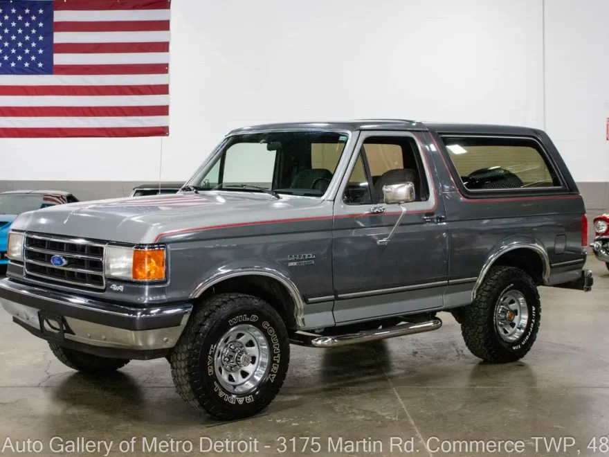 1990 Ford Bronco photo 1