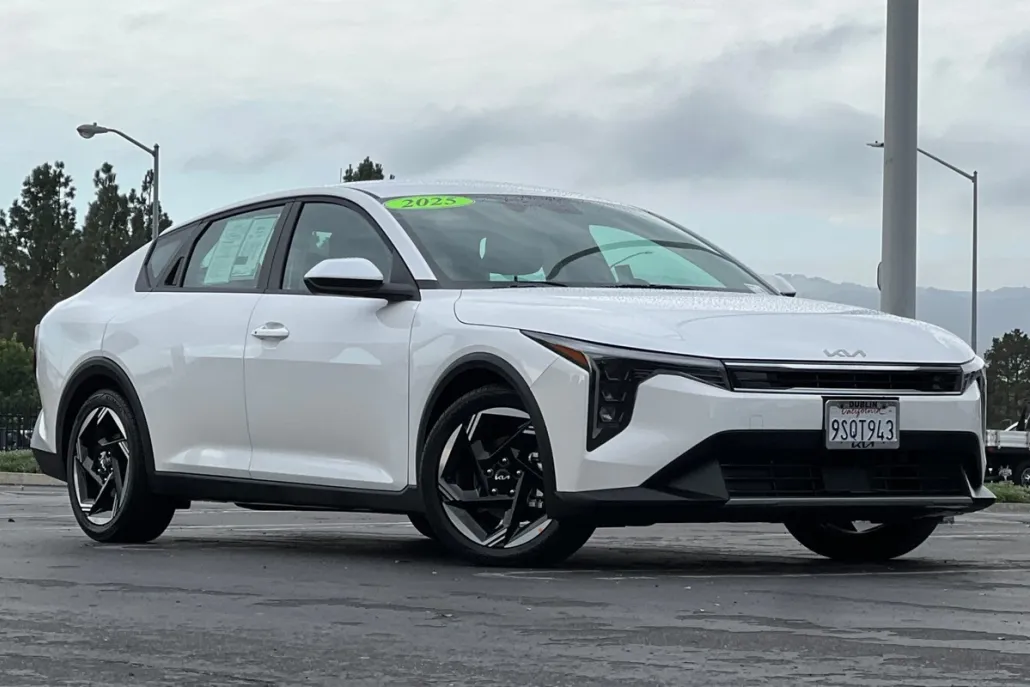 2025 Kia K4 EX photo 1