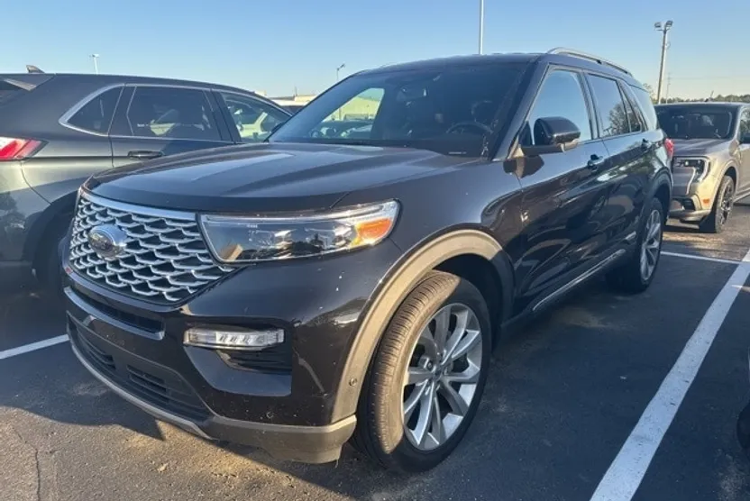 2022 Ford Explorer Platinum photo 1