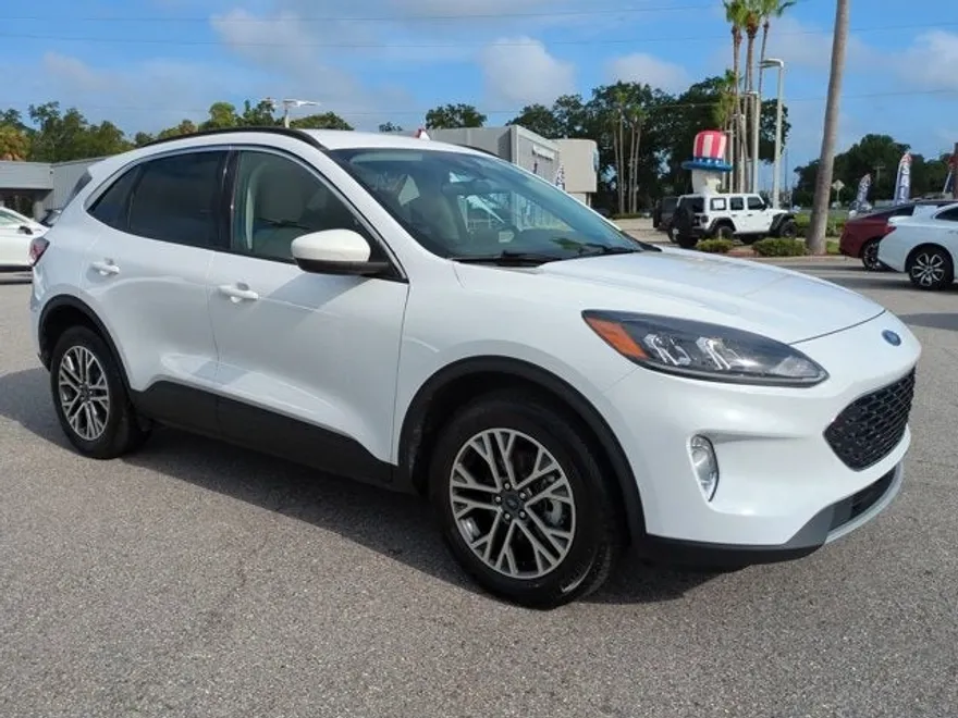2020 Ford Escape SEL photo 1
