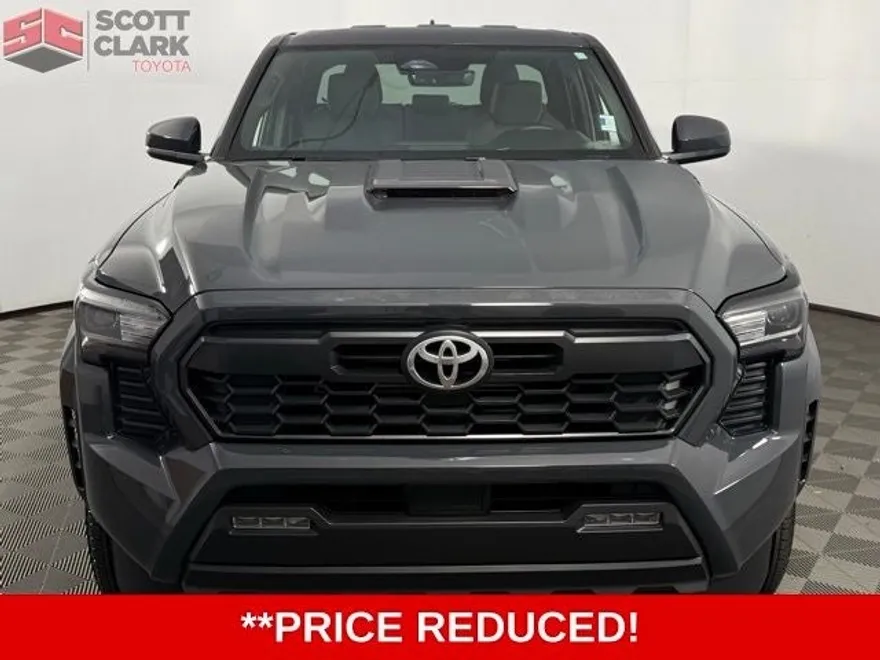 2025 Toyota Tacoma TRD Sport photo 1