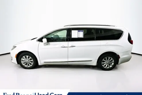 2019 Chrysler Pacifica Touring L photo 2