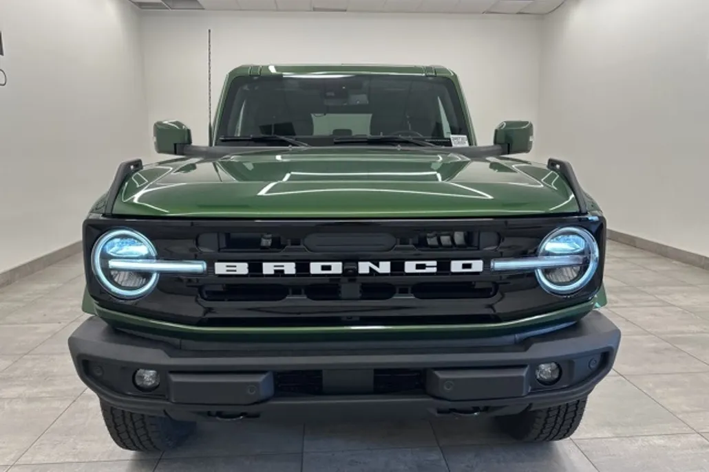 2025 Ford Bronco Outer Banks photo 1