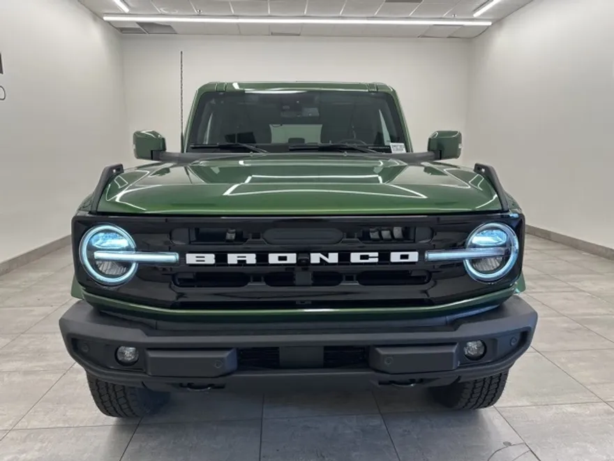 2025 Ford Bronco Outer Banks photo 1