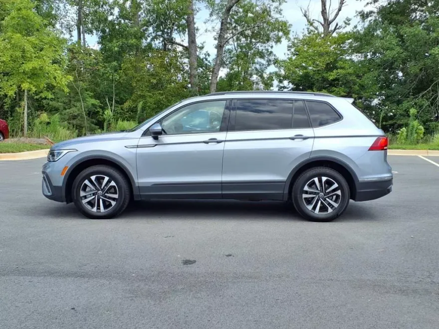 2024 Volkswagen Tiguan S photo 1