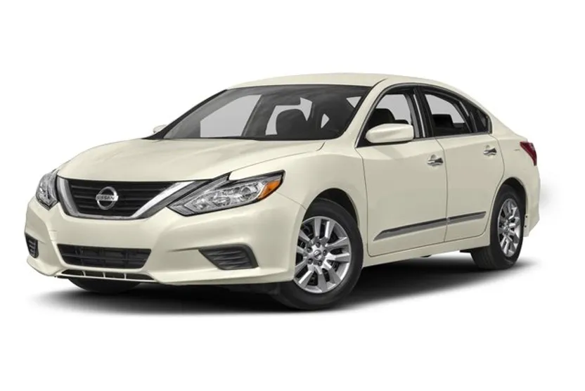 2017 Nissan Altima 2.5 SV photo 1