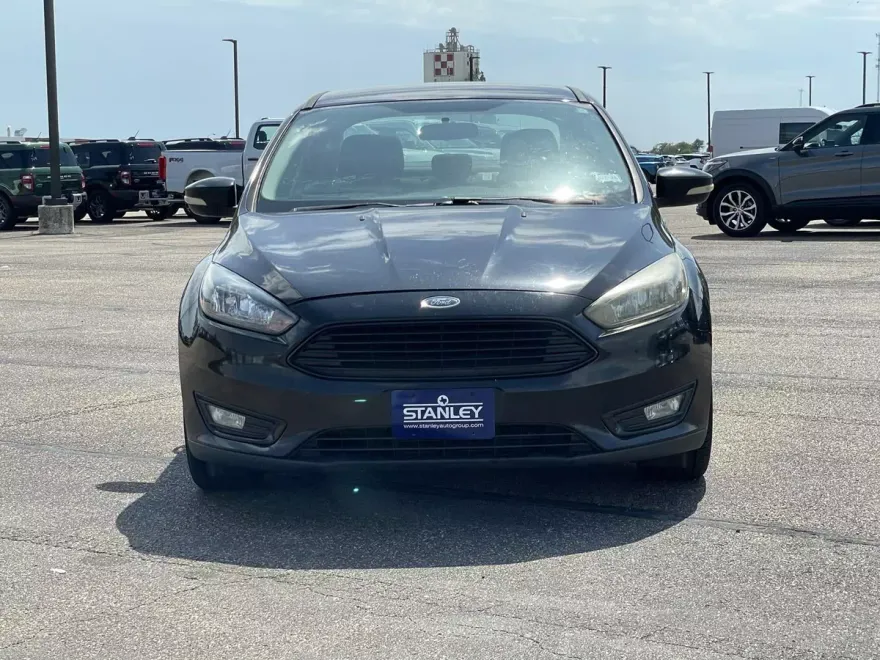 2017 Ford Focus SE photo 1