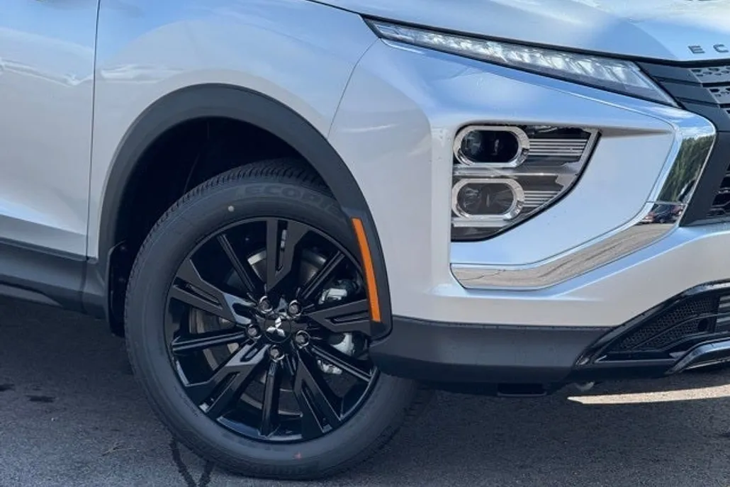 2025 Mitsubishi Eclipse Cross SEL photo 1