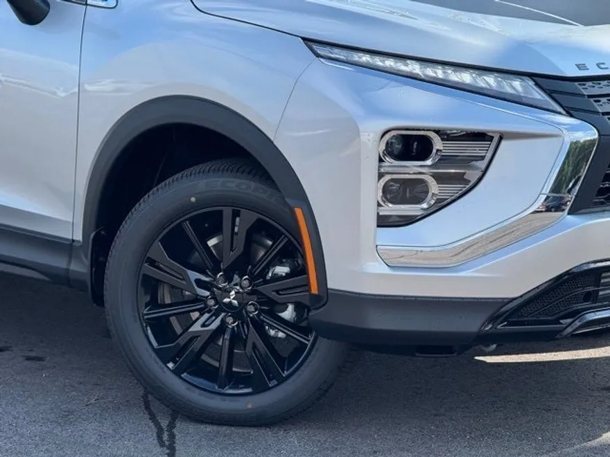 2025 Mitsubishi Eclipse Cross SEL photo 1