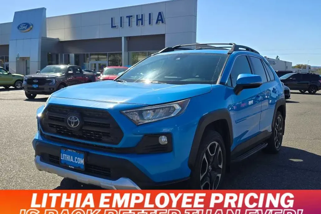 2019 Toyota RAV4 Adventure photo 1