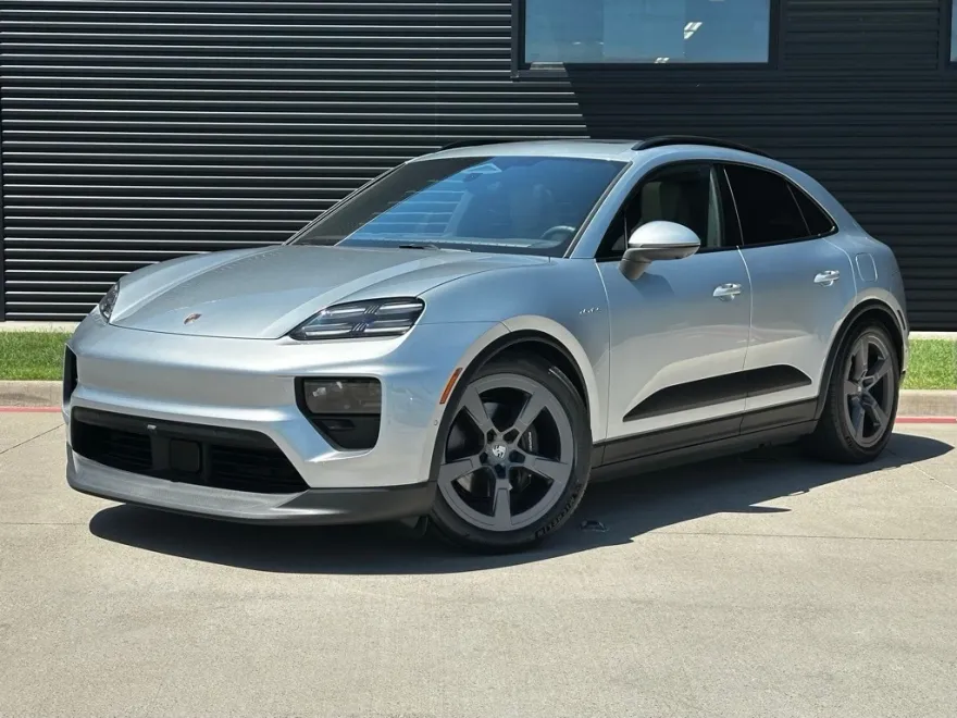2025 Porsche Macan Electric photo 1