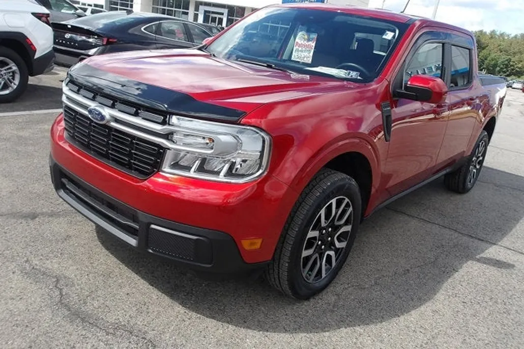 2023 Ford Maverick Lariat photo 1