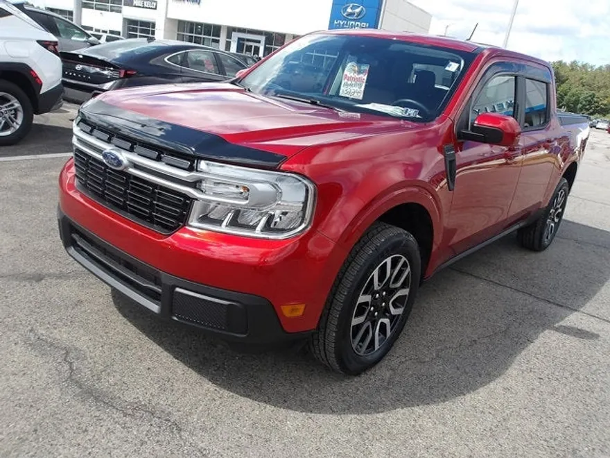 2023 Ford Maverick Lariat photo 1