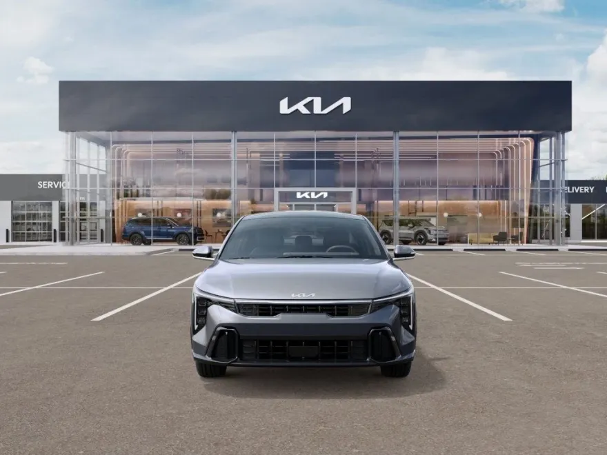 2025 Kia K4 GT-Line photo 1