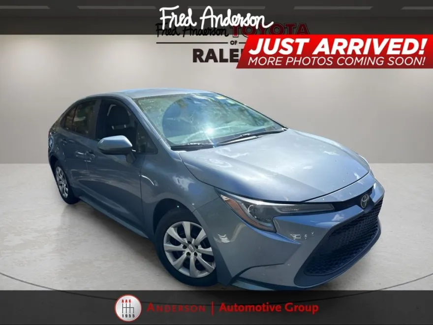 2020 Toyota Corolla LE photo 1