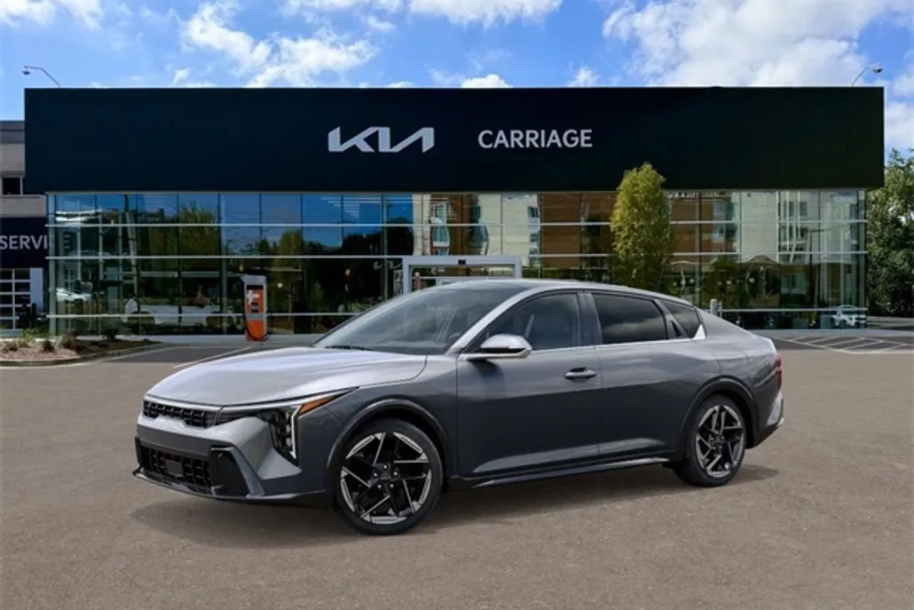 2025 Kia K4 GT-Line photo 1