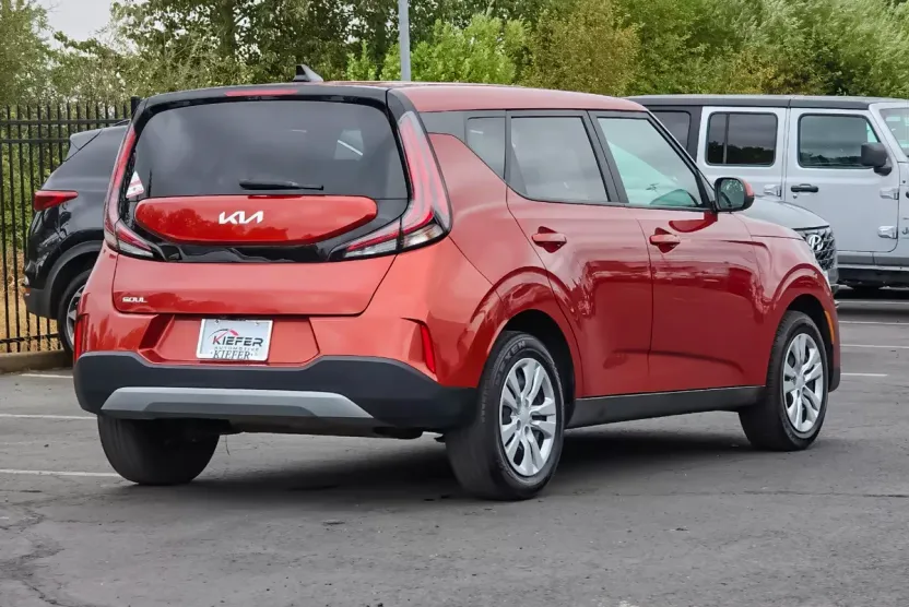 2023 Kia Soul LX photo 1