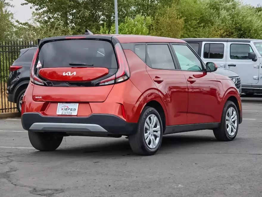 2023 Kia Soul LX photo 1