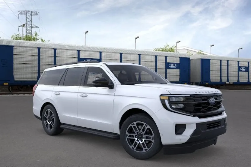 2025 Ford Expedition photo 1