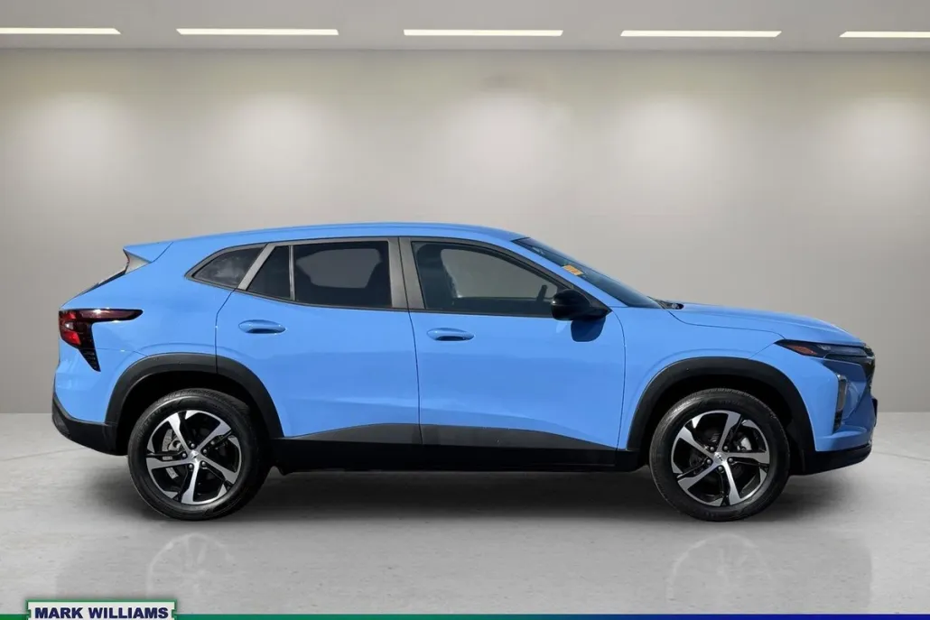 2024 Chevrolet Trax photo 1