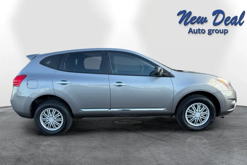 2013 Nissan Rogue S photo 1