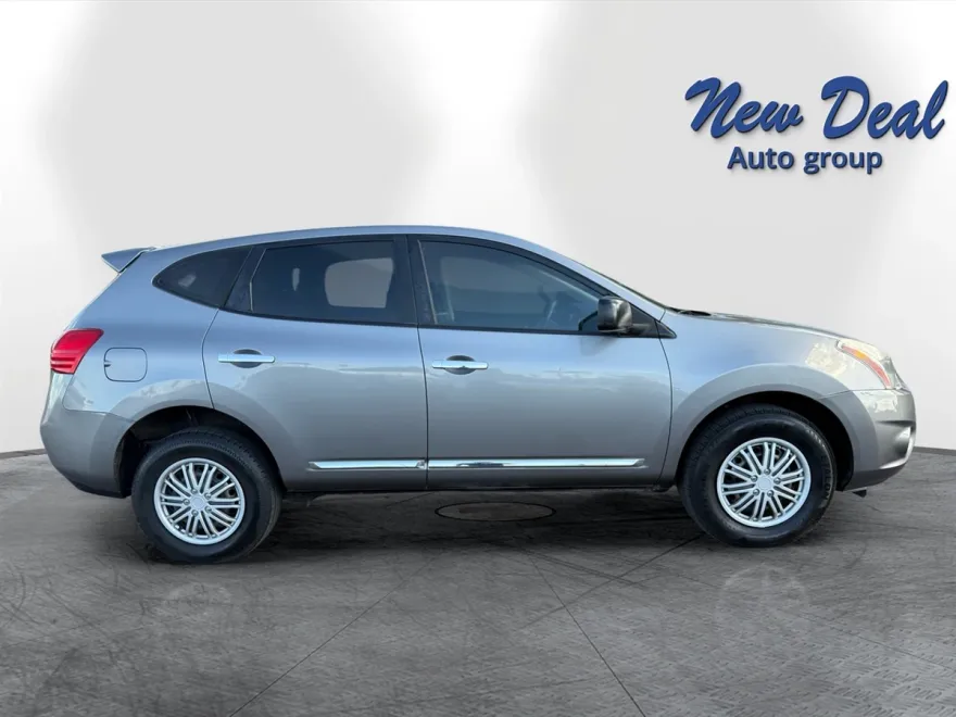 2013 Nissan Rogue S photo 1