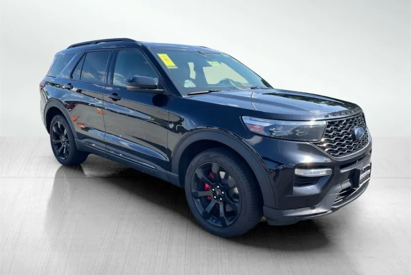 2022 Ford Explorer ST photo 1
