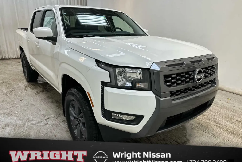 2025 Nissan Frontier SV Crew Cab photo 1