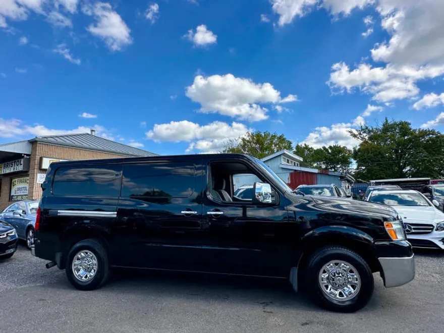 2017 Nissan NV3500 HD SL photo 1