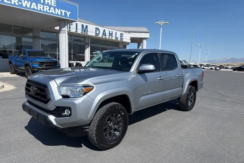 2023 Toyota Tacoma SR5 photo 1