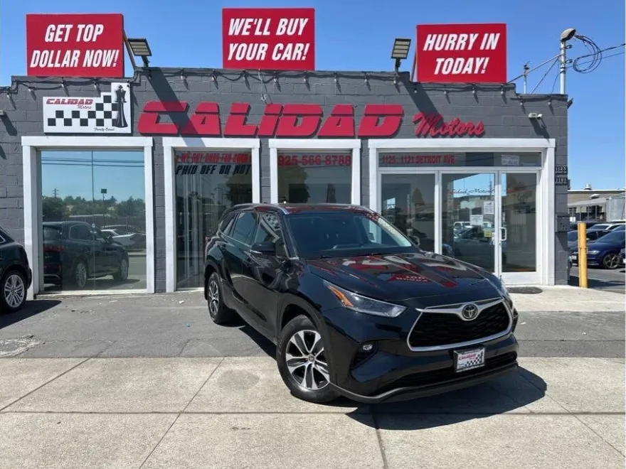 2021 Toyota Highlander XLE photo 1