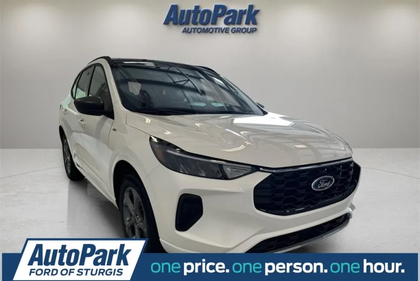 2024 Ford Escape ST-Line photo 1