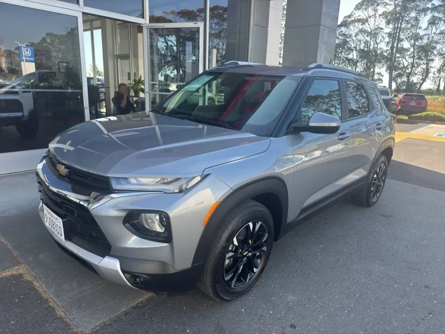 2023 Chevrolet Trailblazer LT photo 1