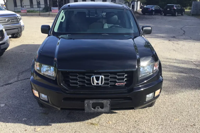 2014 Honda Ridgeline Sport photo 1