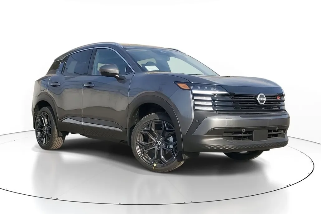 2025 Nissan Kicks SR photo 1