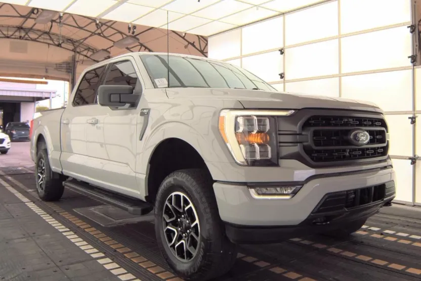 2023 Ford F-150 XLT photo 1