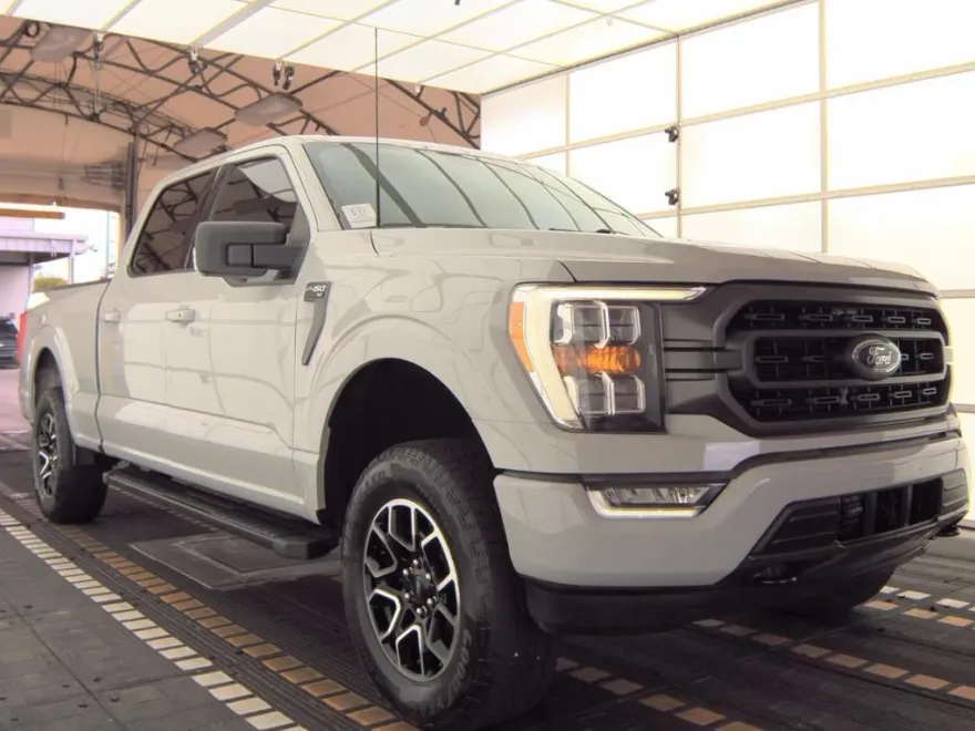 2023 Ford F-150 XLT photo 1