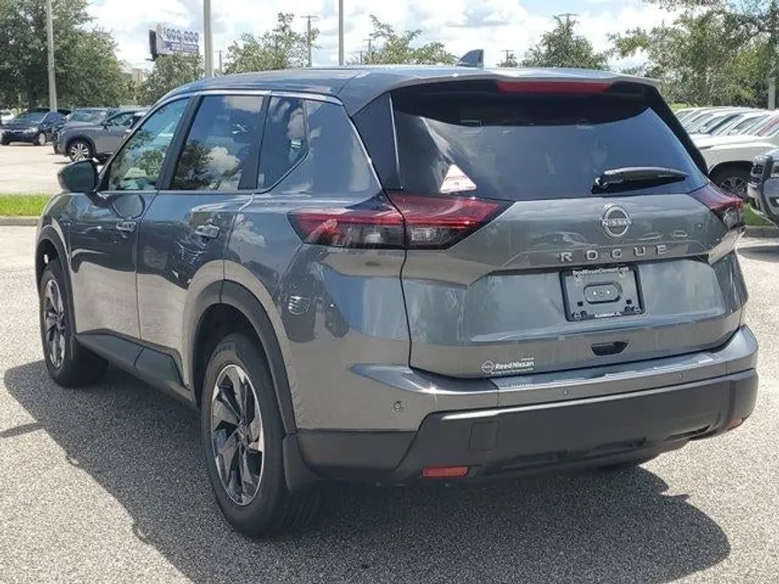 2026 Nissan Rogue SV photo 1