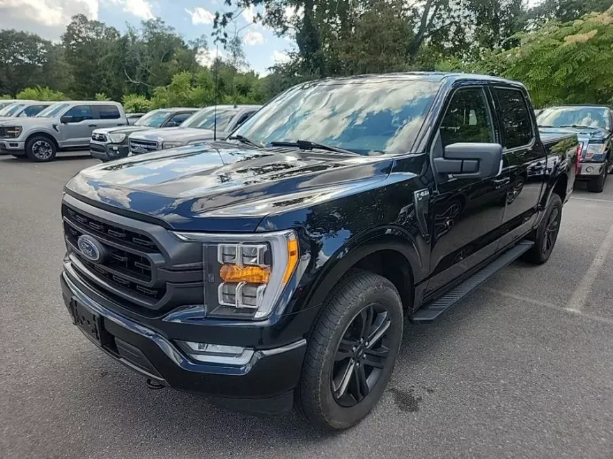 2022 Ford F-150 XLT FX4 photo 1