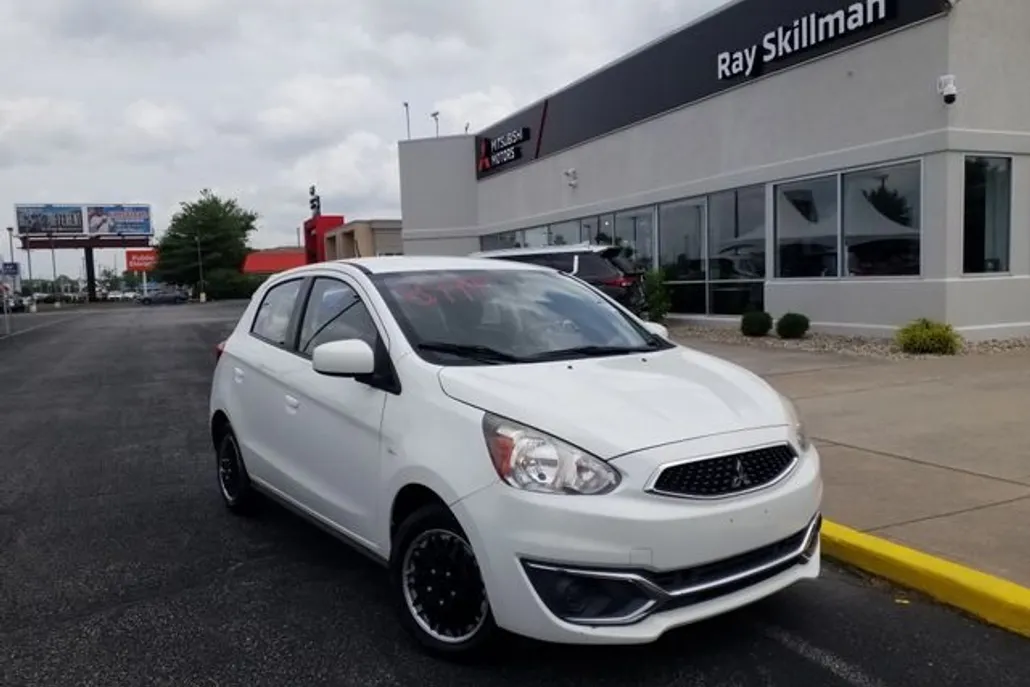 2017 Mitsubishi Mirage ES photo 1