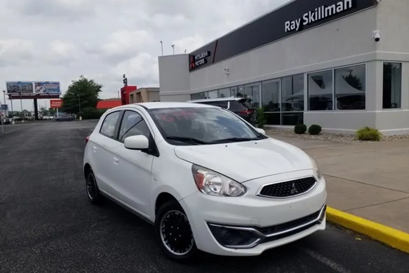 2017 Mitsubishi Mirage ES photo 1